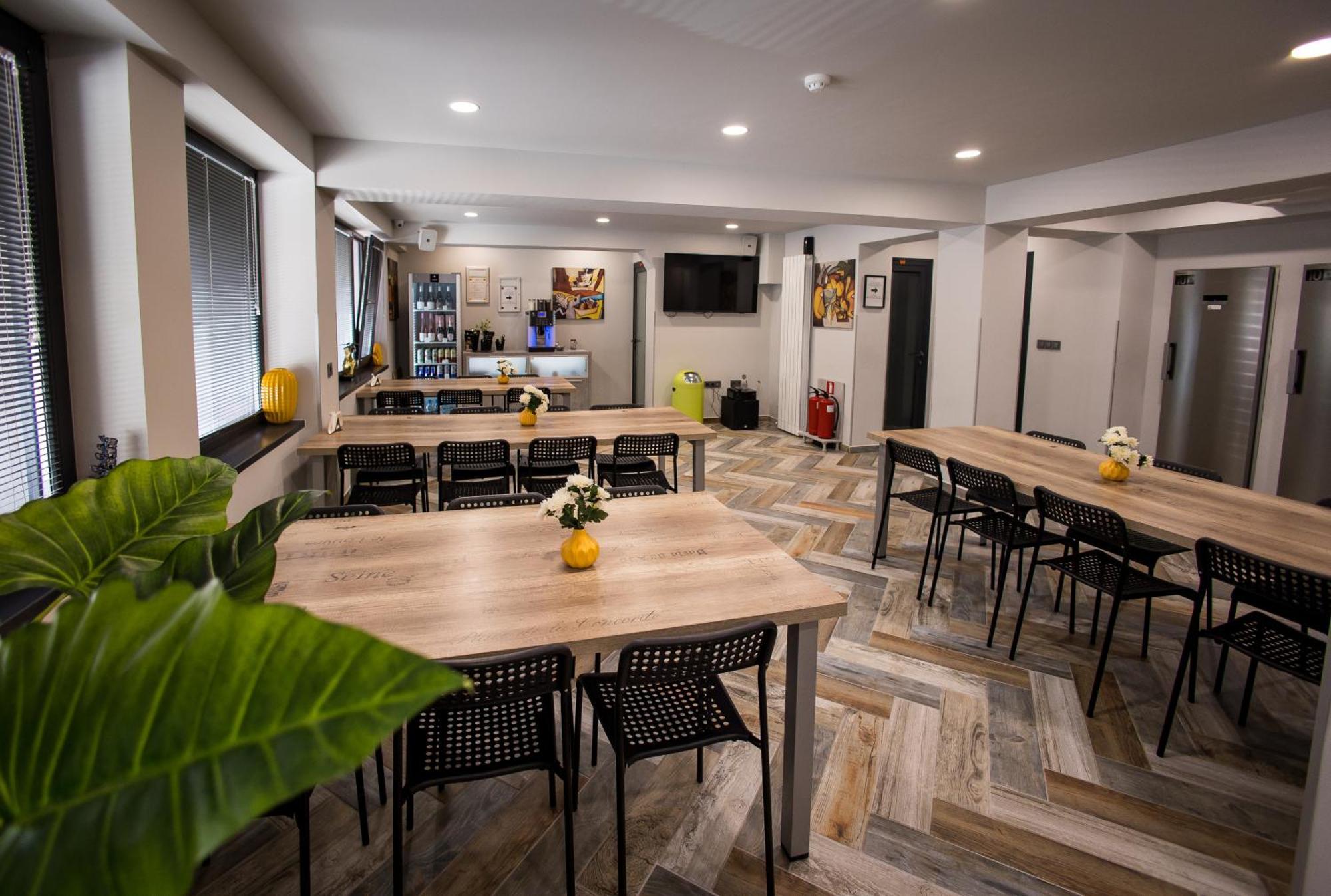Dorm Bg Pet-Friendly Aparthotel Стара Загора Екстериор снимка